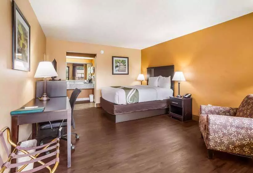 Отель Quality Inn & Suites Corinth West