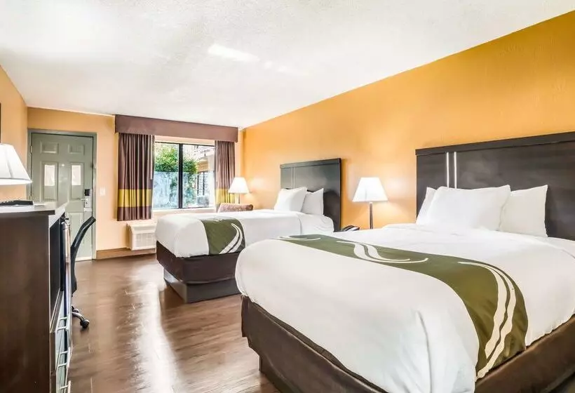 Отель Quality Inn & Suites Corinth West