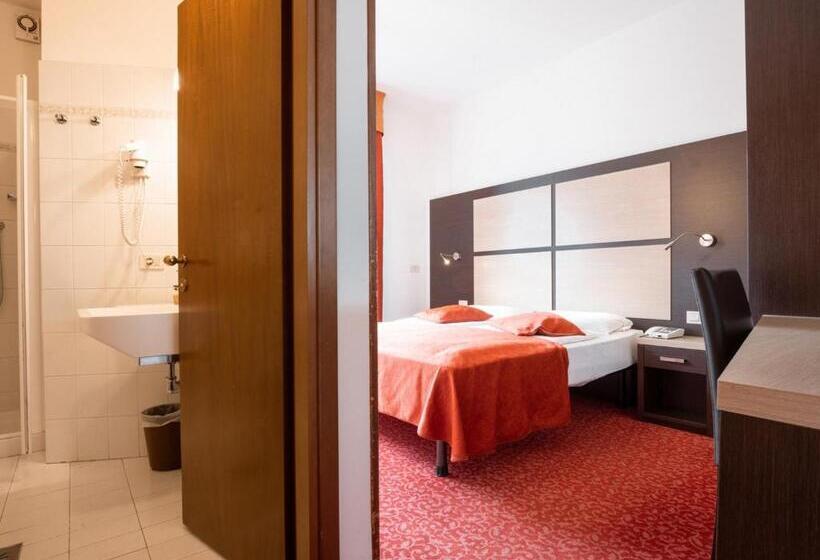 فندق Benacus Panoramic