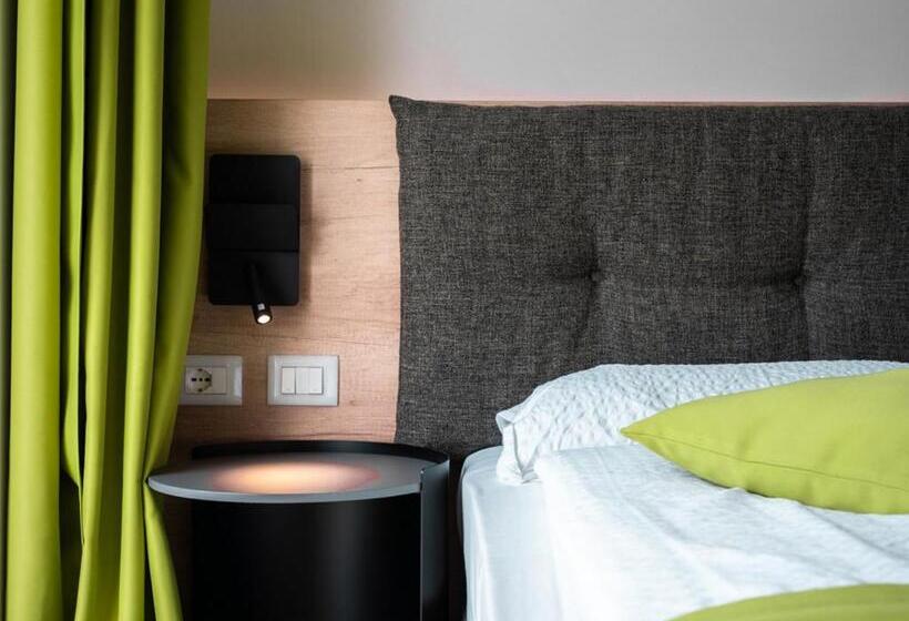 فندق Benacus Panoramic