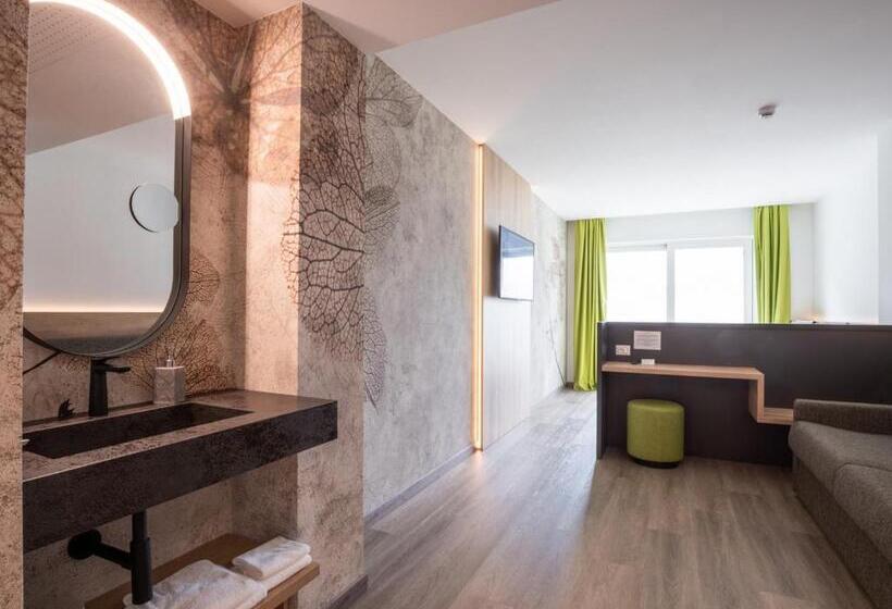 فندق Benacus Panoramic