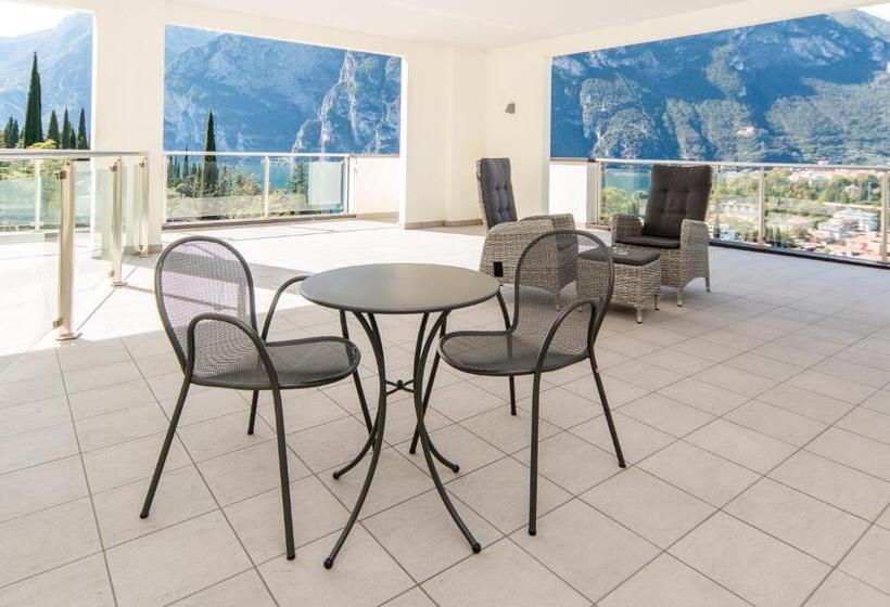 فندق Benacus Panoramic