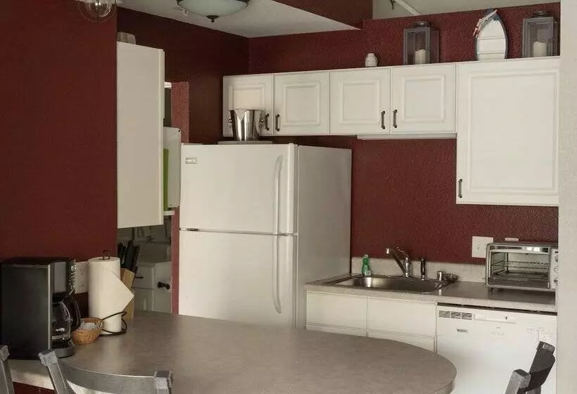 Отель Delavan Lake Resort