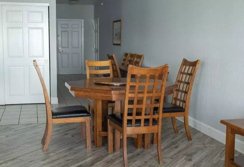 Отель Delavan Lake Resort