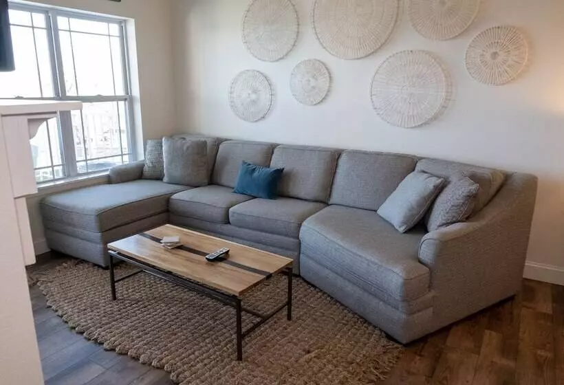 Отель Delavan Lake Resort