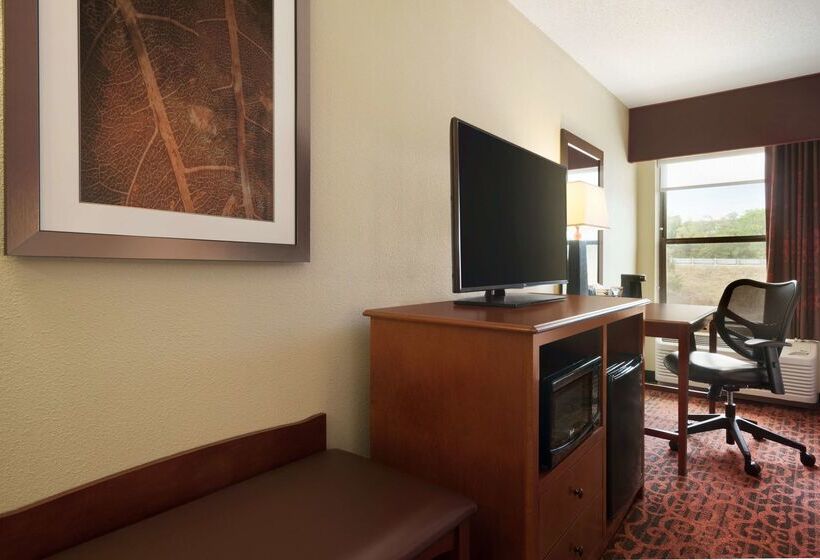 בית מלון כפרי Hampton Inn Battle Creek