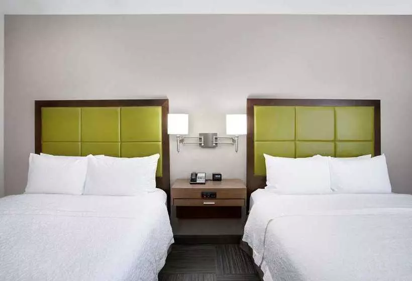 Отель Hampton Inn By Hilton Middletown