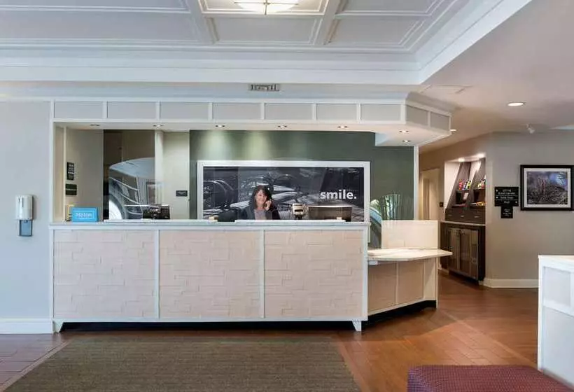 Отель Hampton Inn By Hilton Middletown