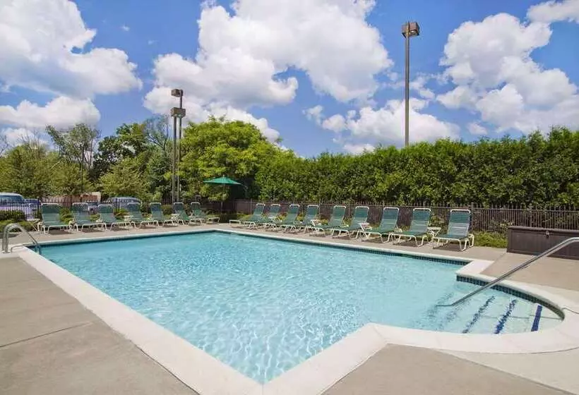 Отель Hampton Inn By Hilton Middletown