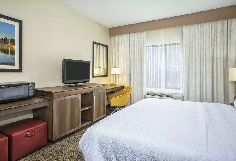 Hampton Inn Hotel Detroit/belleville Airport Area