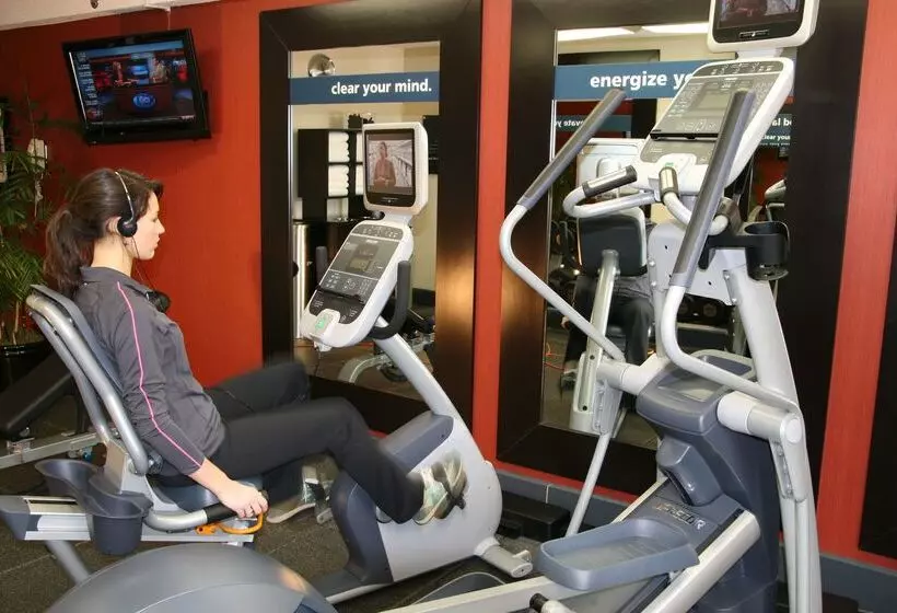 酒店 Hampton Inn Greensboro Airport