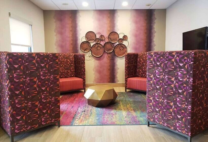 Отель Hampton Inn Greensburg