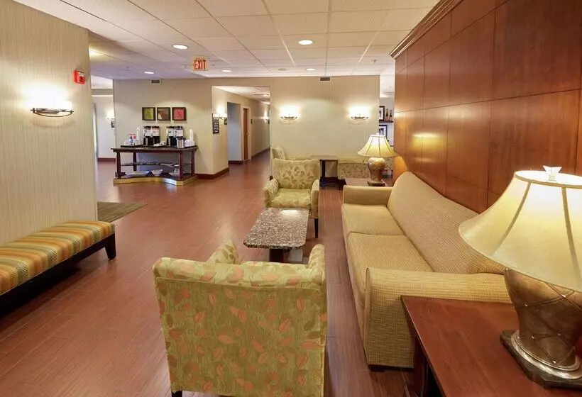 호텔 Hampton Inn Massillon