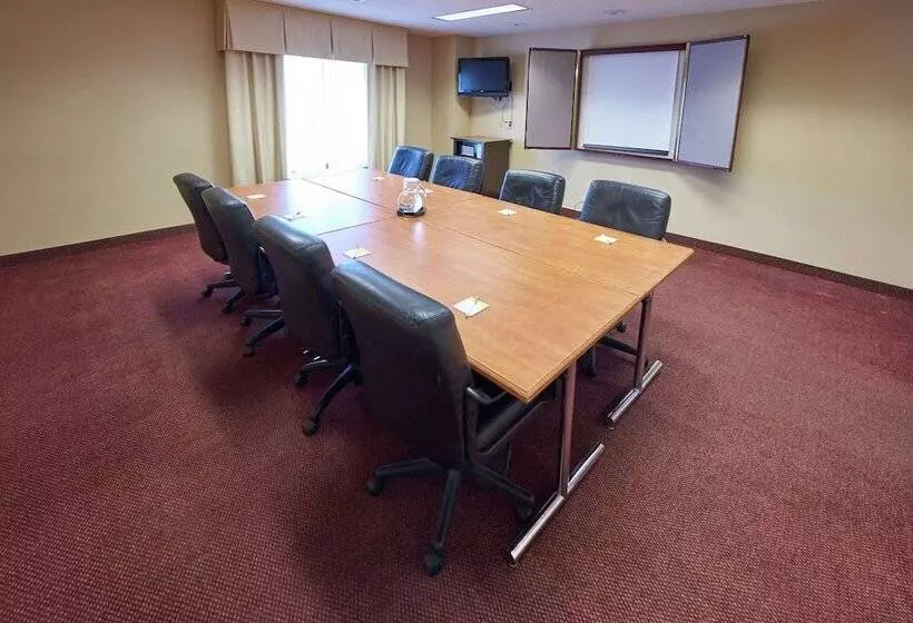 호텔 Hampton Inn Massillon