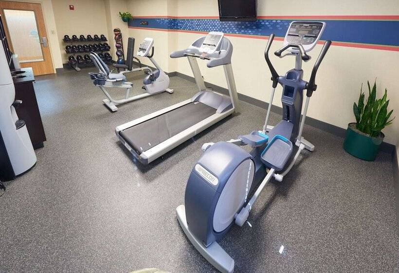 호텔 Hampton Inn Massillon