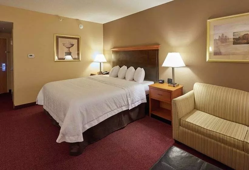 호텔 Hampton Inn Massillon