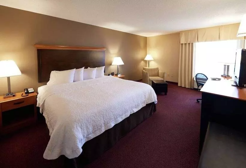 호텔 Hampton Inn Massillon