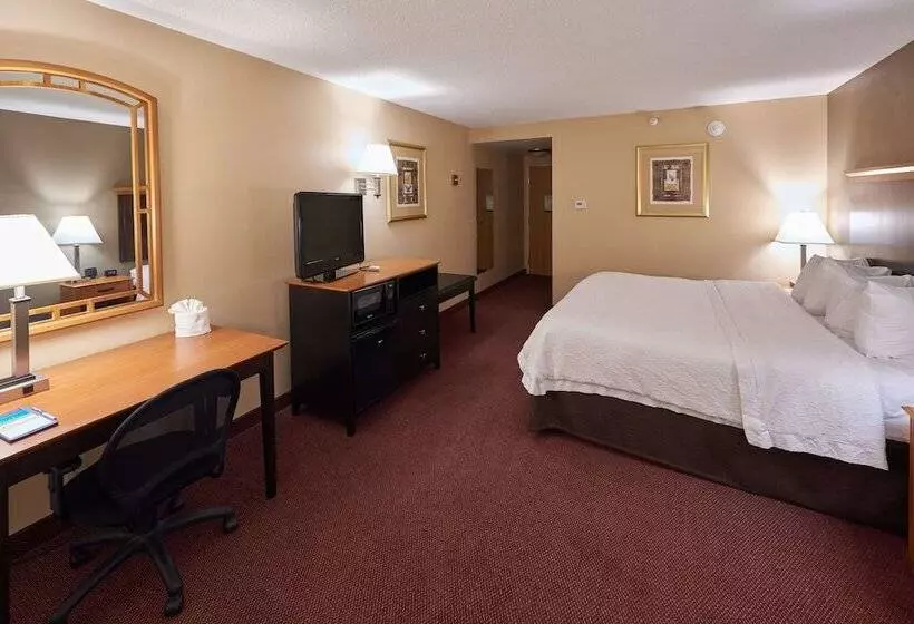 호텔 Hampton Inn Massillon