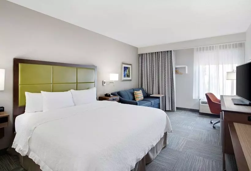 Отель Hampton Inn By Hilton Middletown