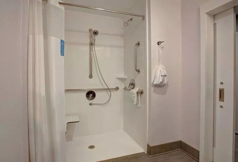 Отель Hampton Inn Olive Branch