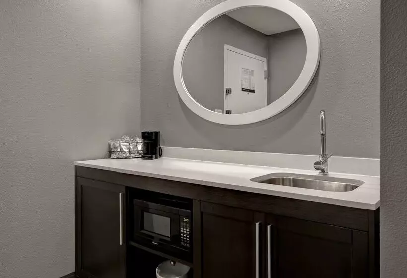 Отель Hampton Inn Olive Branch