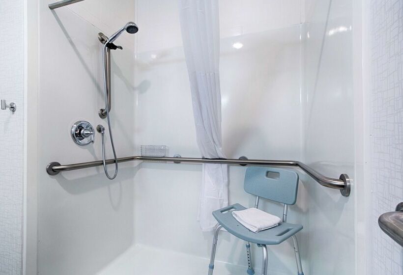 فندق Hampton Inn Salina