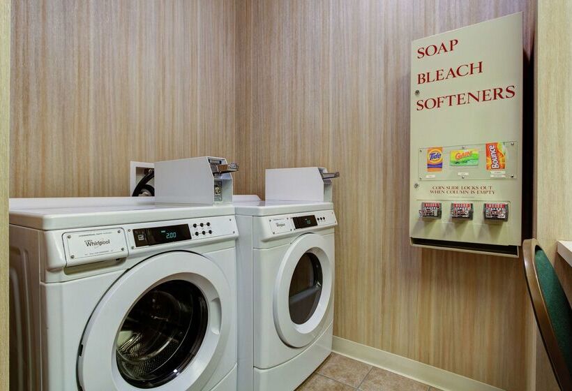 فندق Hampton Inn Salina