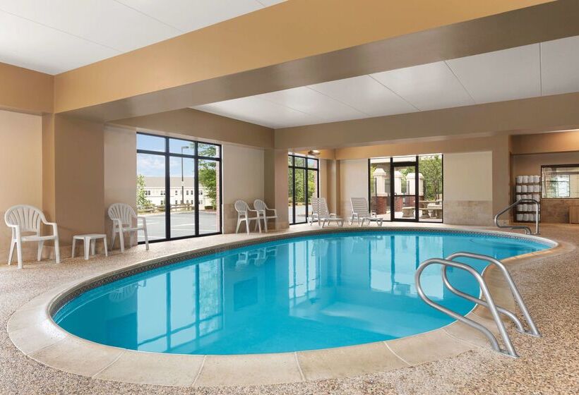 فندق Hampton Inn & Suites Manchesterbedford