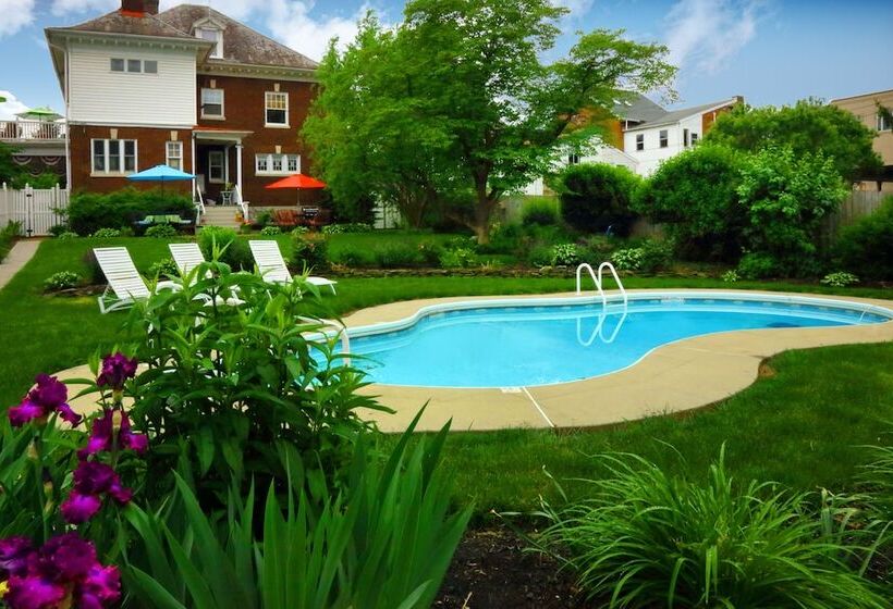 Отель Olde Square Inn B&b