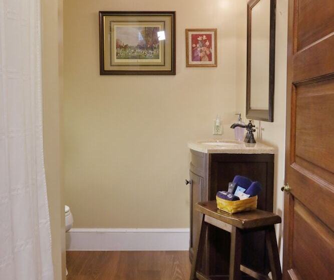 Отель Olde Square Inn B&b