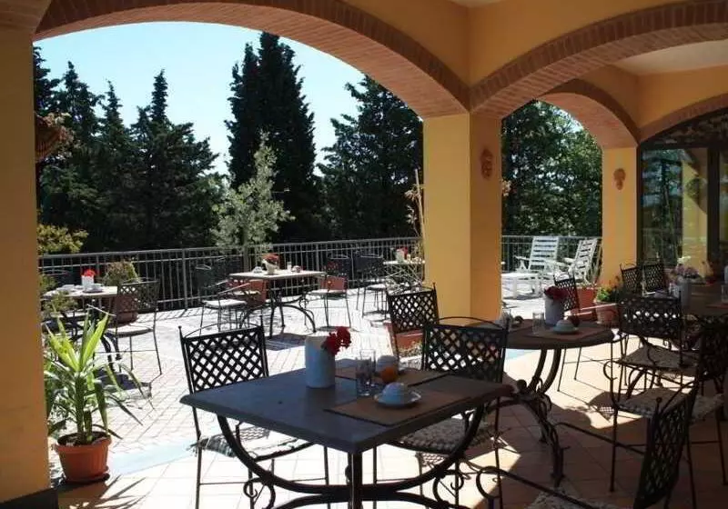 Отель Villa Sant Uberto Country Inn