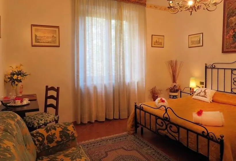 Отель Villa Sant Uberto Country Inn