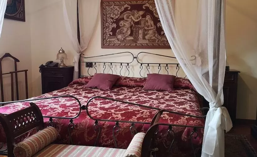 Отель Villa Sant Uberto Country Inn