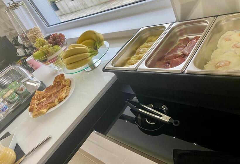 پانسیون Velvet Home