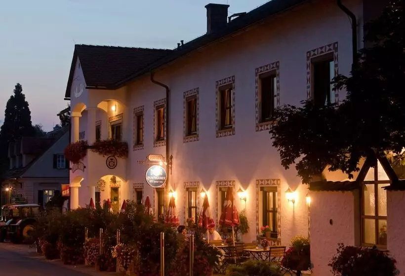 Hotelli Gasthof Gruber