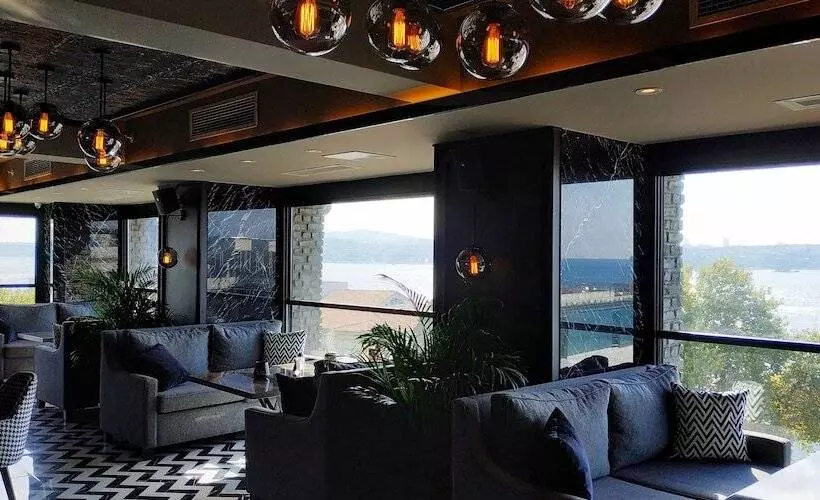 Tonight Hotel Port