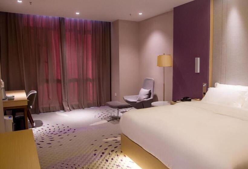 Lavande Hotel Shiyan Sanyan Branch