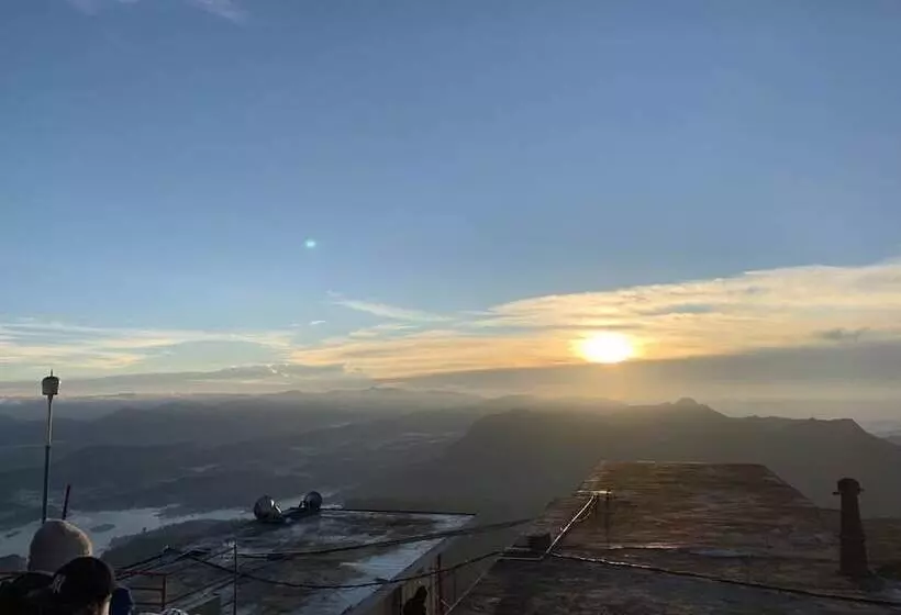 Majatalo Butterfly Mountain Lake Side