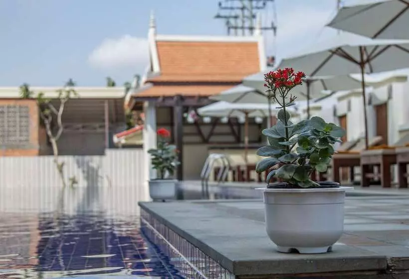 Hotelli Kampong Thom Palace