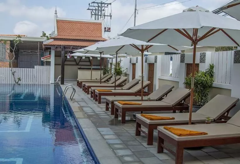 Hotelli Kampong Thom Palace