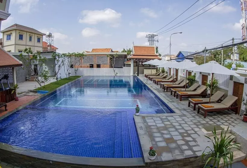 Hotelli Kampong Thom Palace