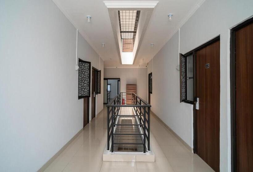 פנסיון Koolkost Near Pasar Baru