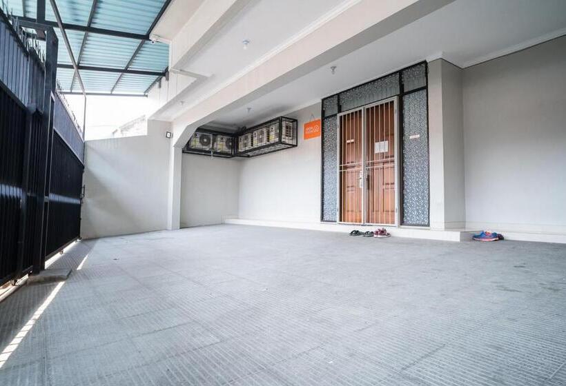 פנסיון Koolkost Near Pasar Baru