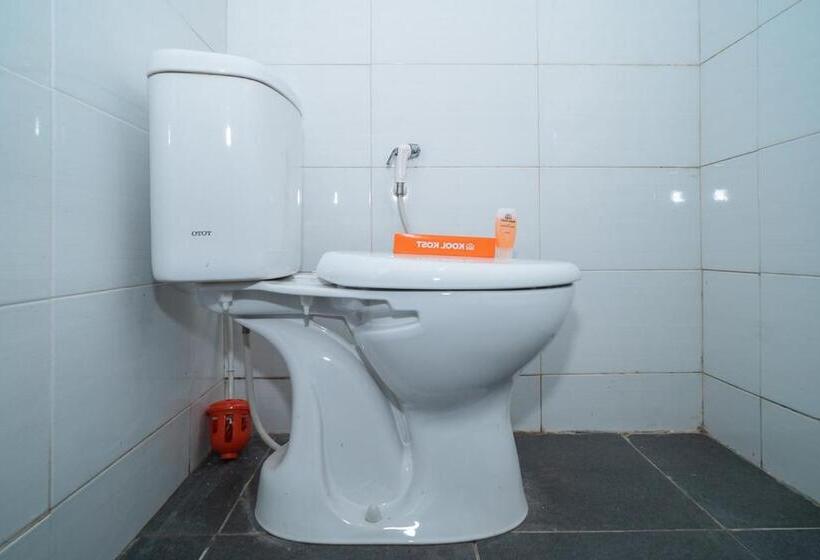 פנסיון Koolkost Near Pasar Baru