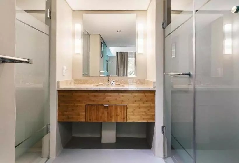 Wink Aparthotel Foreshore