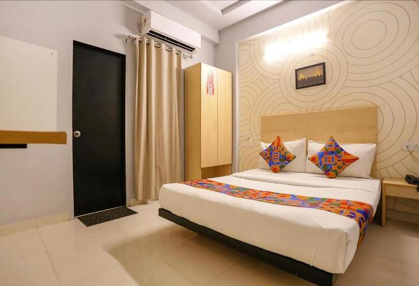 בית מלון כפרי Fab Grand Capitol