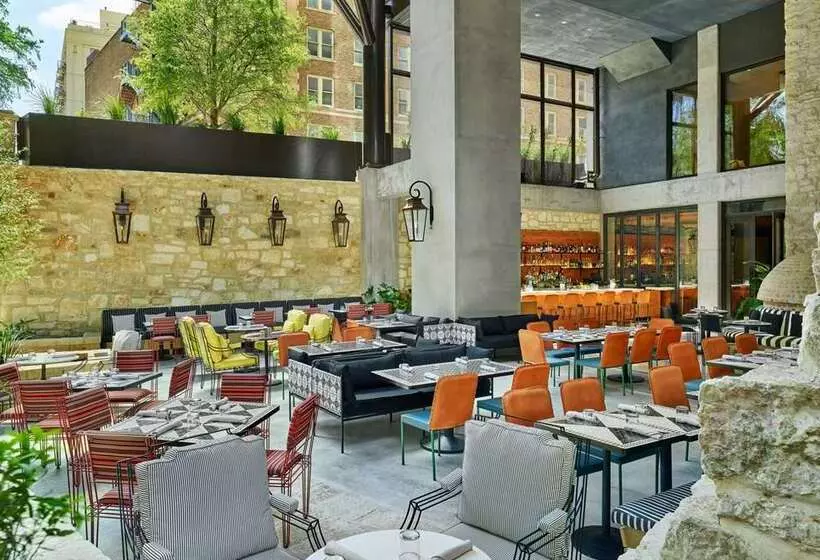 ホテル Canopy By Hilton San Antonio Riverwalk