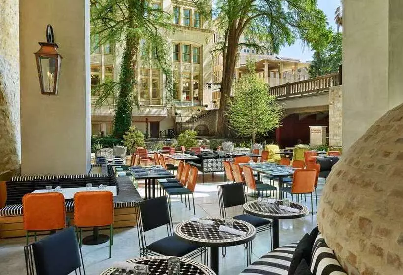 ホテル Canopy By Hilton San Antonio Riverwalk
