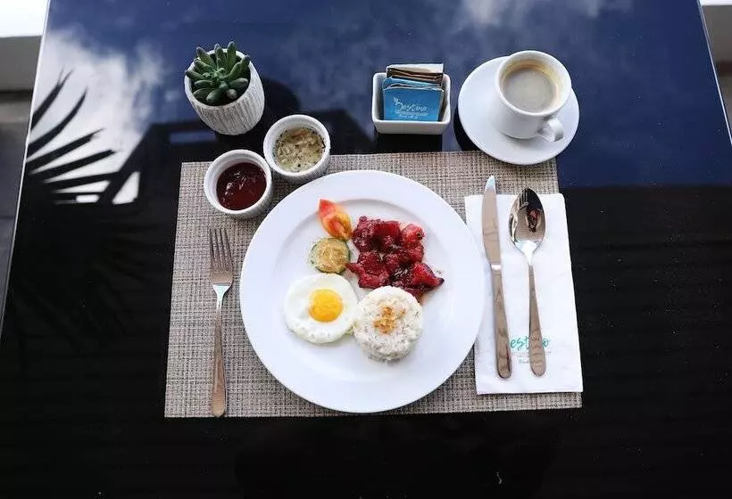 هتل Destino Beach Club Dive Resort And