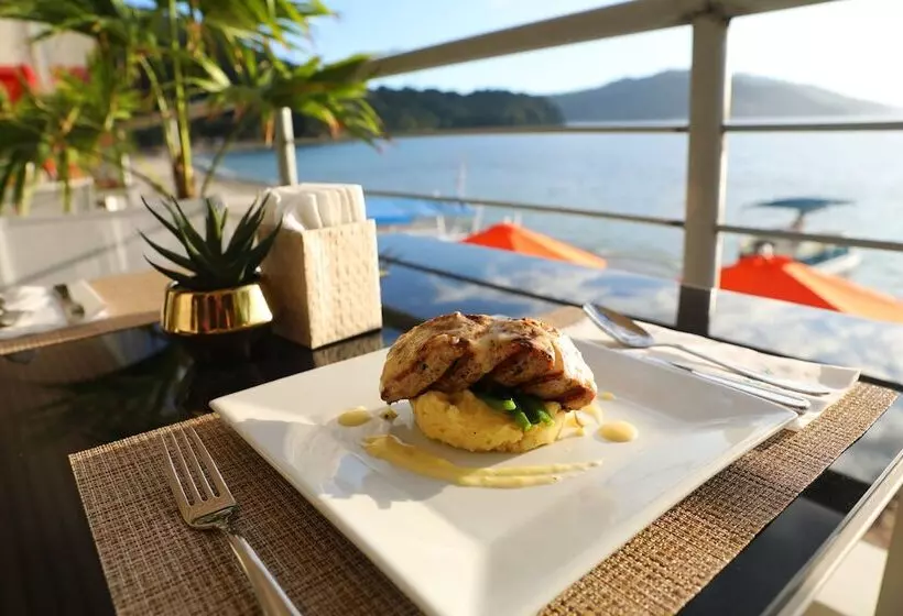 هتل Destino Beach Club Dive Resort And